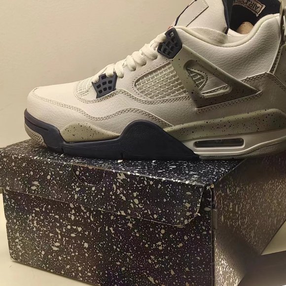 Men\'s Jordan sneakers
